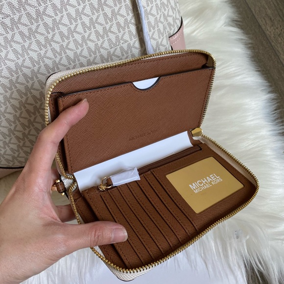 MK Bag and Wallet Set - Picture 7 of 11